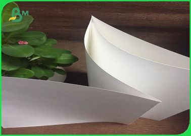 100g 120g กระดาษคราฟท์สีขาวม้วนจัมโบ้สำหรับถุงของขวัญของที่ระลึก / ช็อปปิ้ง