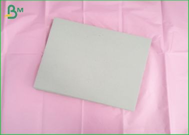 แผ่นกระดาษแข็งสีเทาแบบพกพาวัสดุเยื่อกระดาษรีไซเคิลขนาด 49x36 นิ้ว