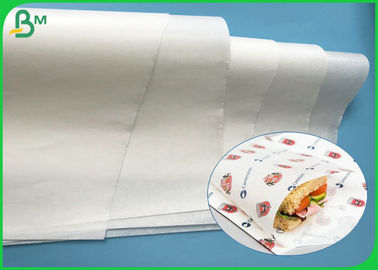 กระดาษที่ต้านทานนำ้มัน 36 - 50gsm เป็นมิตรกับสิ่งแวดล้อมสำหรับแผ่นสำหรับห่ออาหาร