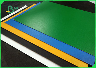 2.0 มม. FSC รีไซเคิลเยื่อกระดาษมันเงากระดาษแข็งสีสันสำหรับกล่องของขวัญ