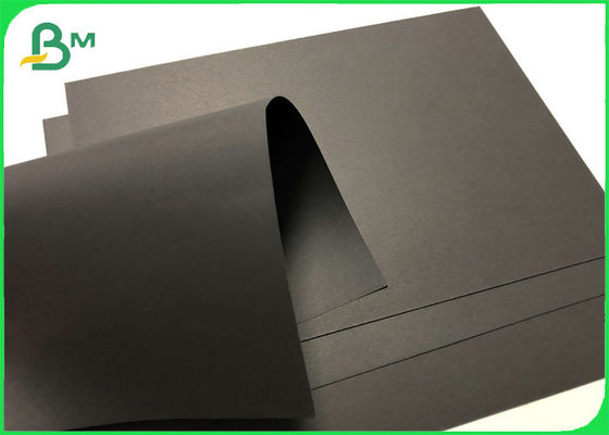 FSC ได้รับการรับรองความชื้น 350gsm กระดาษแข็งสีดำวัสดุแท็กเสื้อผ้ารีไซเคิลได้