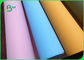 055 มม. สีสันสดใสกระดาษคราฟท์ล้างทำความสะอาดได้สำหรับเป้การคุ้มครองสิ่งแวดล้อม