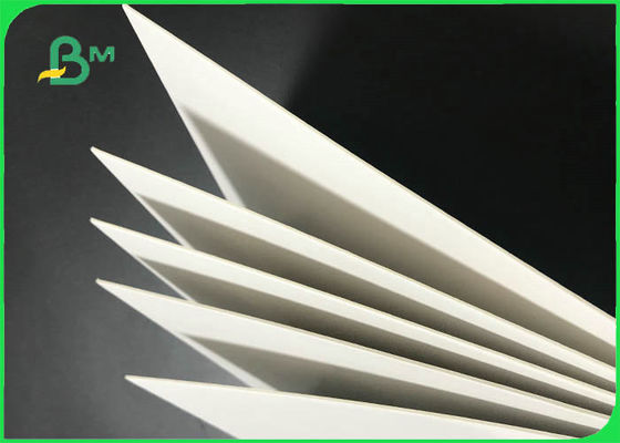 61 * 61 ซม. 1.5 มม. 2.0 มม. FSC & SGS เพล็กซ์กระดานขาวกลับสำหรับกล่องเครื่องสำอาง
