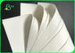 กระดาษคราฟท์สีขาว 70gsm 80gsm มีความยืดหยุ่นดีสำหรับบรรจุภัณฑ์ขนมขบเคี้ยว