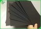 เยื่อไม้ธรรมชาติ 350GSM ของกระดาษคราฟท์สีดำสำหรับทำกล่องของขวัญระดับไฮเอนด์