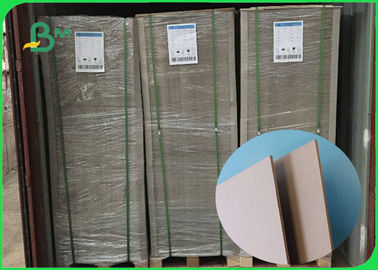2.2 มม. เยื่อกระดาษรีไซเคิลความต้านทานความชื้นสี chipboard สีเทาสำหรับบรรจุ