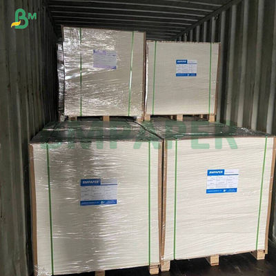 กระดาษไพ่เกมส์ 330 กรัม เนื้อดํากระจ่างกระจ่างสองด้าน สําหรับการแข่งขันโป๊กเกอร์มืออาชีพ