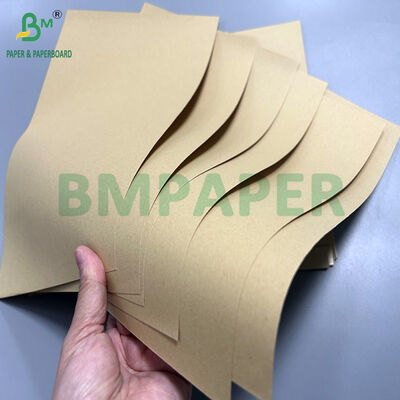 70 กรัม ถึง 120 กรัม 24 นิ้ว 36 นิ้ว กระดาษกระเป๋าไก่ไก่ Kraft Absorbent สําหรับการเลี้ยงไก่