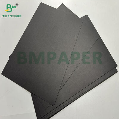 80 กรัม 90 กรัม 100 กรัม กระดาษครัฟท์ดําบริสุทธิ์ สําหรับกระเป๋าช้อปปิ้ง 70 x 100 ซม.