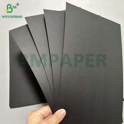 80 กรัม 90 กรัม 100 กรัม กระดาษครัฟท์ดําบริสุทธิ์ สําหรับกระเป๋าช้อปปิ้ง 70 x 100 ซม.