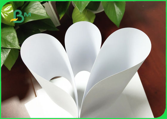 ความขาว 104% ของ Long Grain Wood ฟรีกระดาษ Offset ที่ไม่เคลือบผิว FSC และ ISO ได้รับการรับรอง