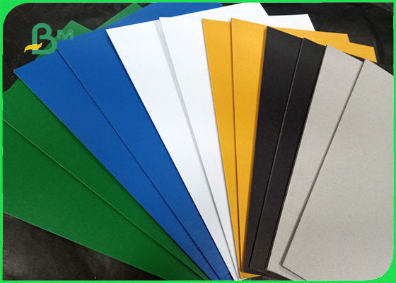 2.0 มม. FSC รีไซเคิลเยื่อกระดาษมันเงากระดาษแข็งสีสันสำหรับกล่องของขวัญ